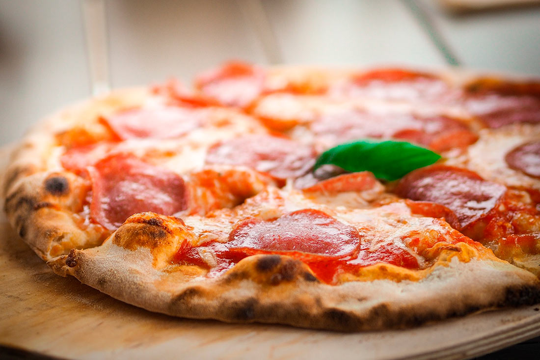 В парижской пиццерии Pazzi Pizzeria людей обслуживают роботы (ВИДЕО)